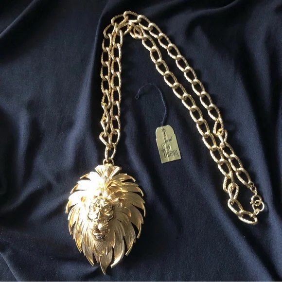 Vintage Trifari Lion Hidden Watch Necklace,  Original Tag, MINT - Picture 10 of 13